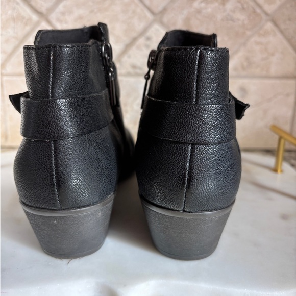 Clarks Women's Size 6 1/2 Boylan Dawn Black Leather SoftCushion Ankle Booties - Picture 7 of 13